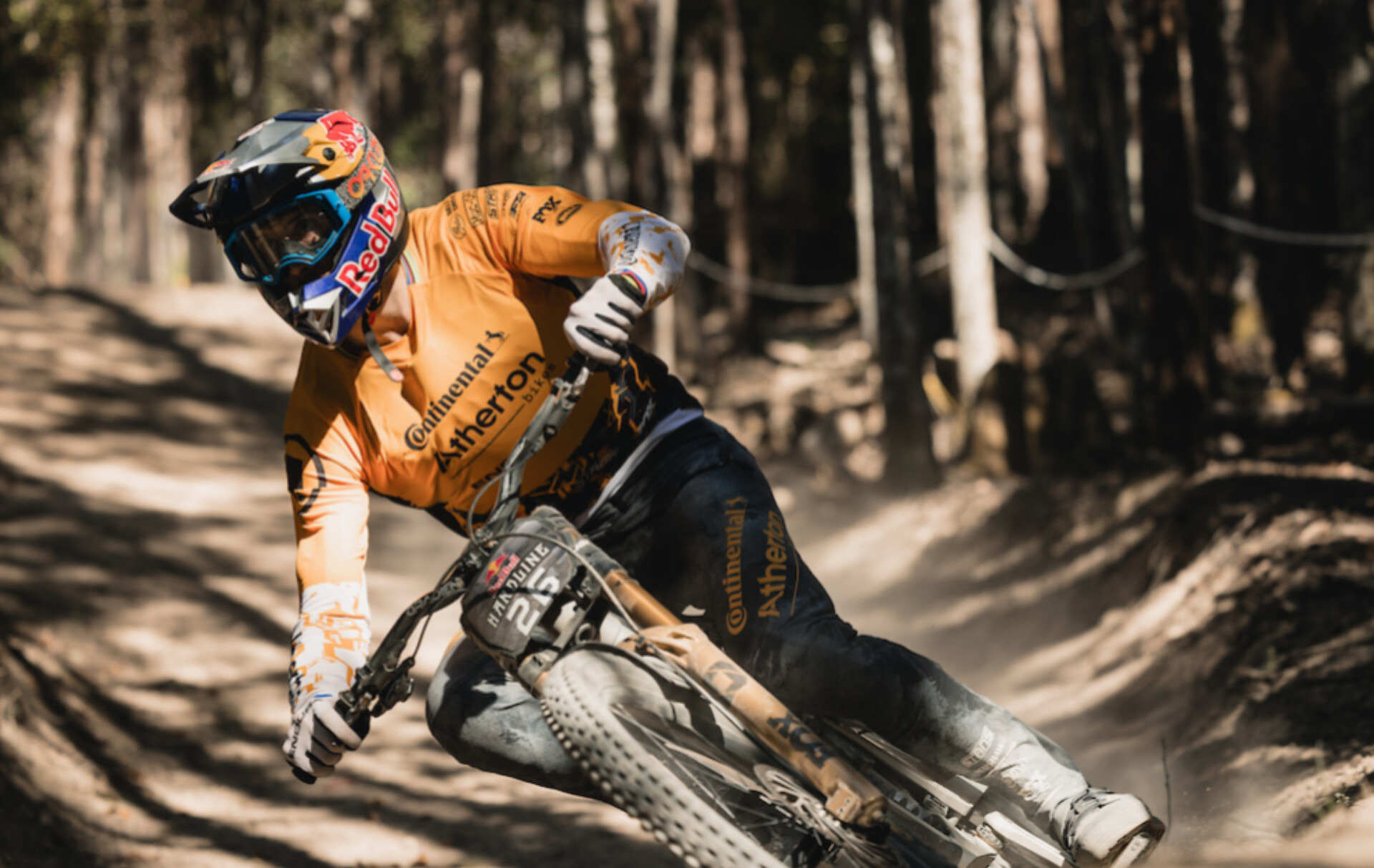 Jackson Goldstone y Gracey Hemstreet son los nuevos reyes de la Red Bull Hardline Tasmania