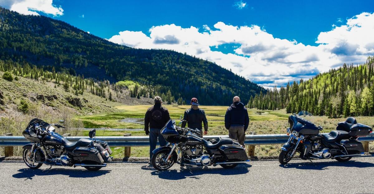 Escapada en moto: cómo elegir la ruta y preparar el equipaje. Escapada en moto: cómo elegir la ruta y preparar el equipaje.